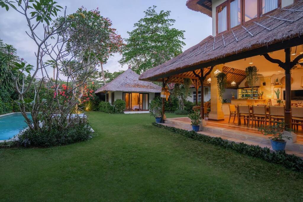 Villa Pande Sanur Beach Side Exterior photo